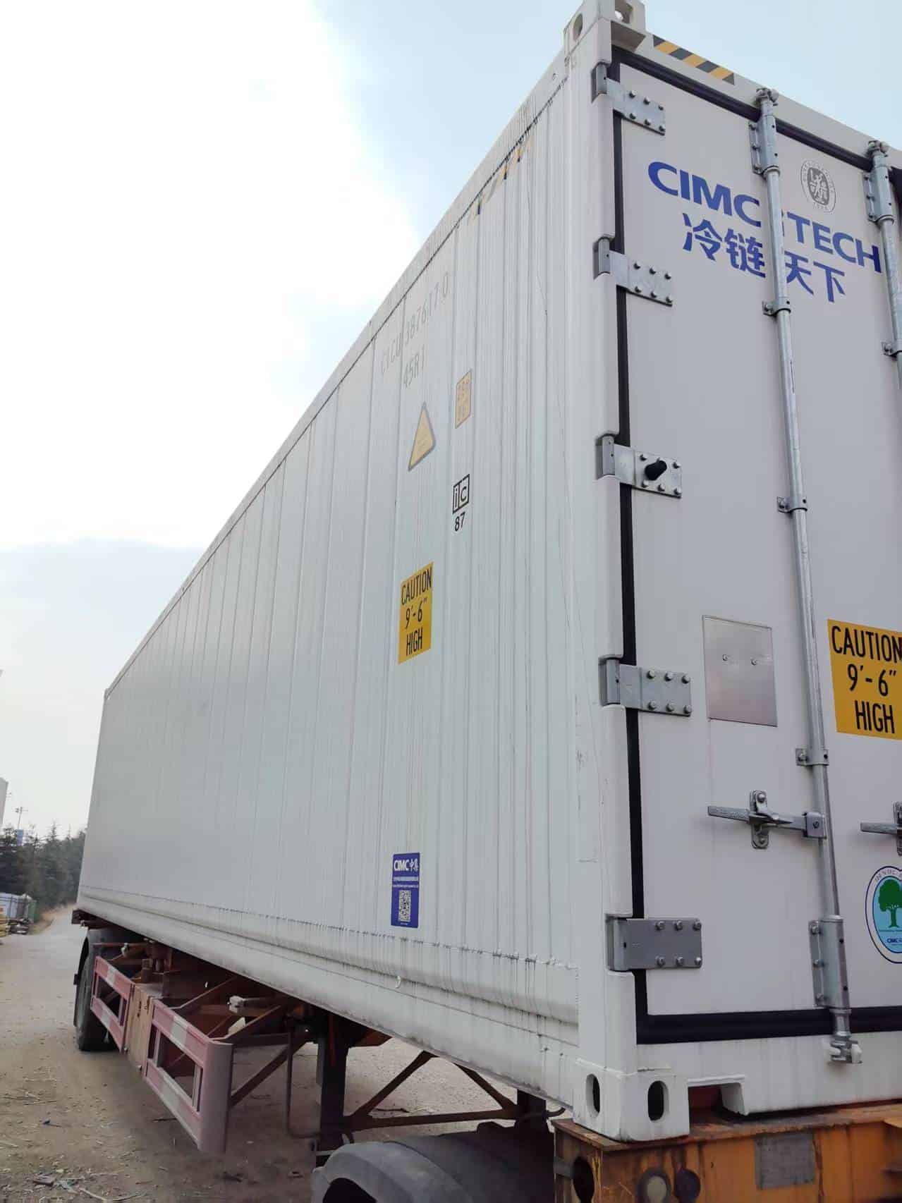 Comparison showing identical specifications between sea containers and shipping containers